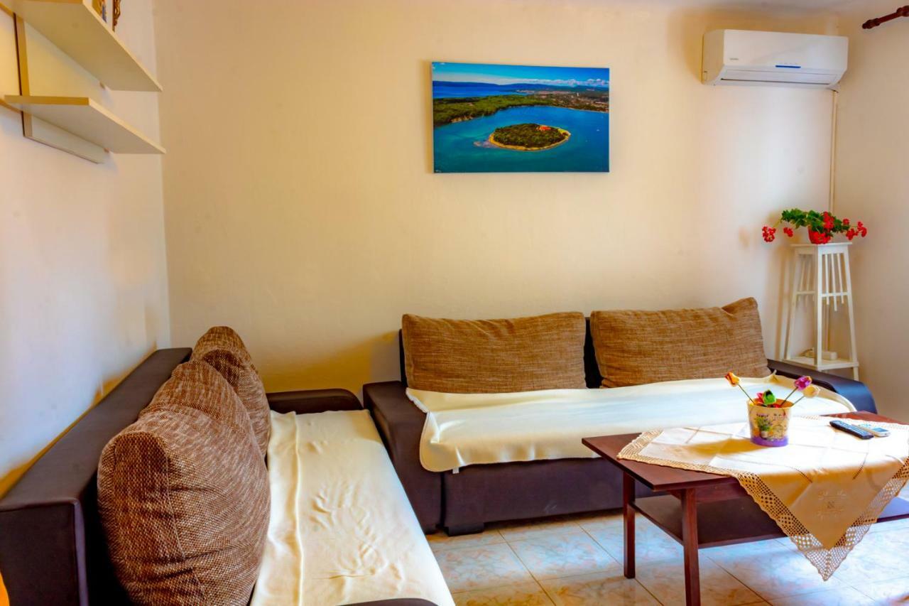 Kuca Za Odmor Kornic Villa ภายนอก รูปภาพ